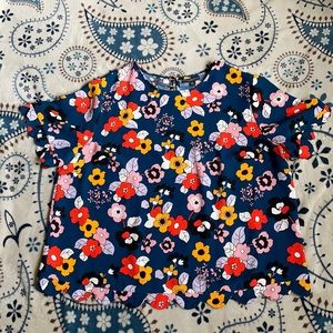 Floral scallops top